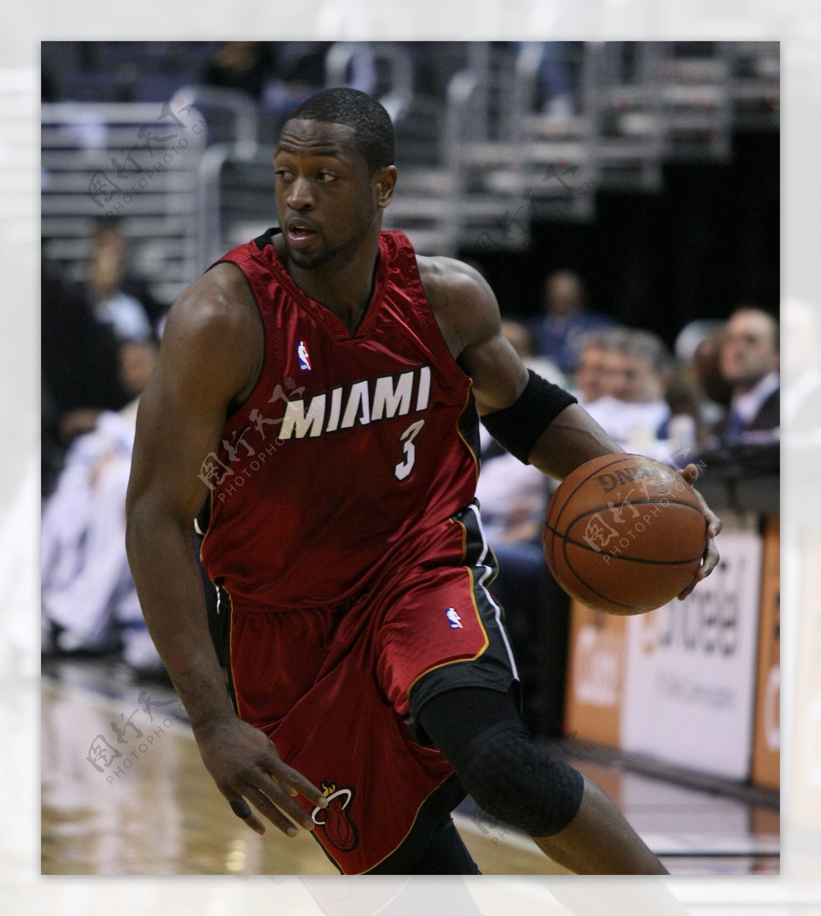 德甲战报：基尼洛斯1射1传，奥格斯堡2-0战胜勒沃库森（德甲：基尼洛斯传射建功，奥格斯堡2-0力克勒沃库森）