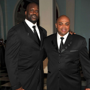 表现不俗！德里克·怀特全场14投7中得19分5板6助 正负值+19（德里克·怀特高效发挥：14投7中砍下19分5板6助，正负值+19）