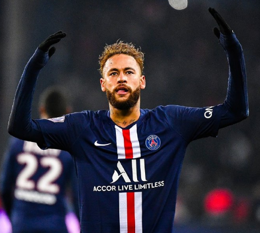 安帅：米利唐踢右后卫表现很好；有些惊讶埃斯特旺的天赋（安切洛蒂赞米利唐右后卫发挥出色：坦言埃斯特旺天赋超出预期）