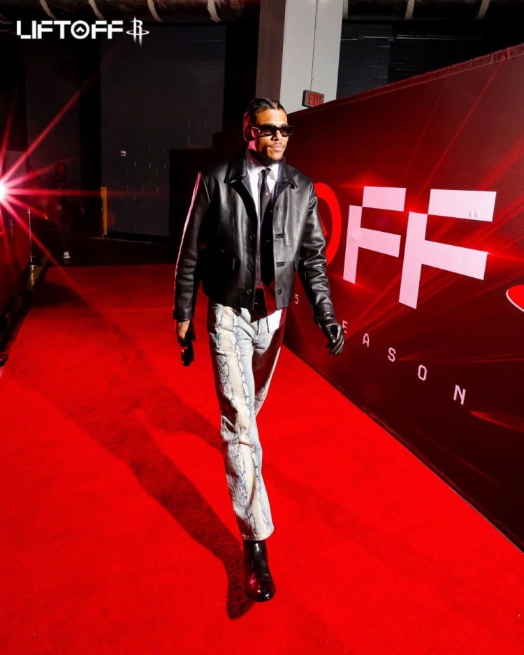 范晓冬：我知道的圈内料比球迷多多了，但我不会诋毁中国足球（范晓冬：掌握的圈内信息远胜球迷，但绝不抹黑中国足球）